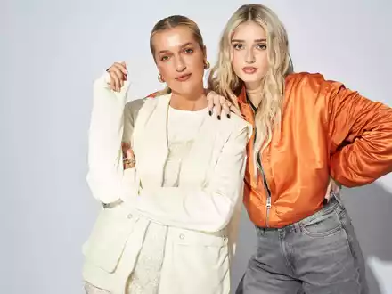 Catrice launcht erste Reality-Serie Own your Magic Studio: Karo Kauer und HoneyPuu stellen sich spannenden Challenges - Foto: presseportal.de