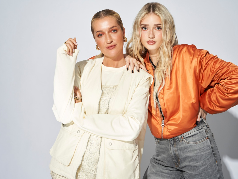 Catrice launcht erste Reality-Serie Own your Magic Studio: Karo Kauer und HoneyPuu stellen sich spannenden Challenges - Foto: presseportal.de