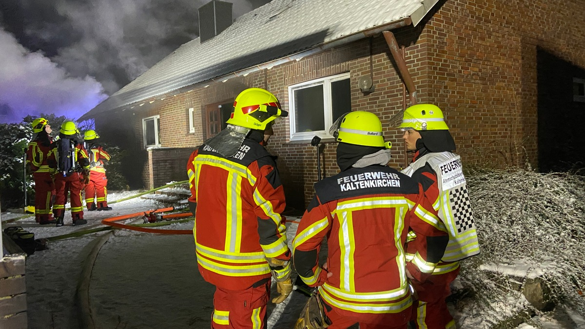 FW-SE: Feuer in einem leerstehenden Einfamilienhaus in Kaltenkirchen - Foto: presseportal.de