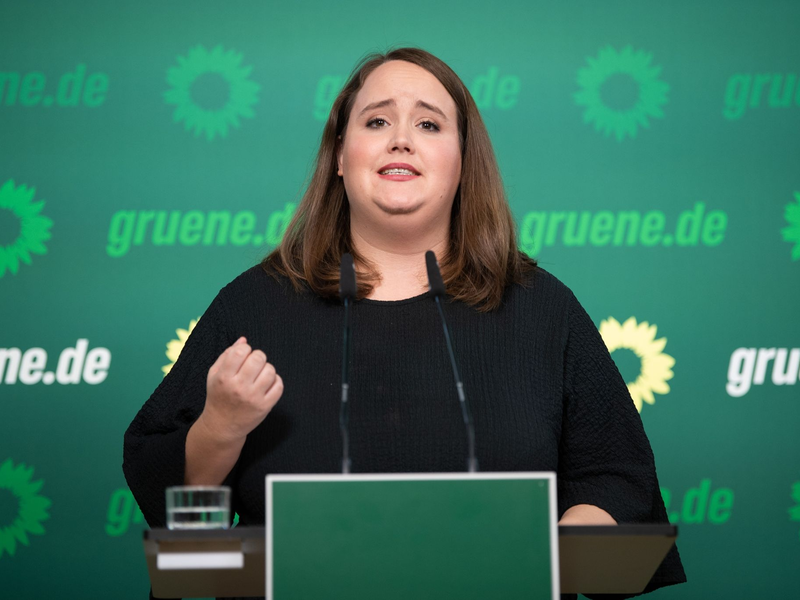 «Ich würde davon ausgehen, dass wir um die 2000 Euro rum liegen»: Ricarda Lang (Archivfoto). - Foto: Marco Rauch/dpa