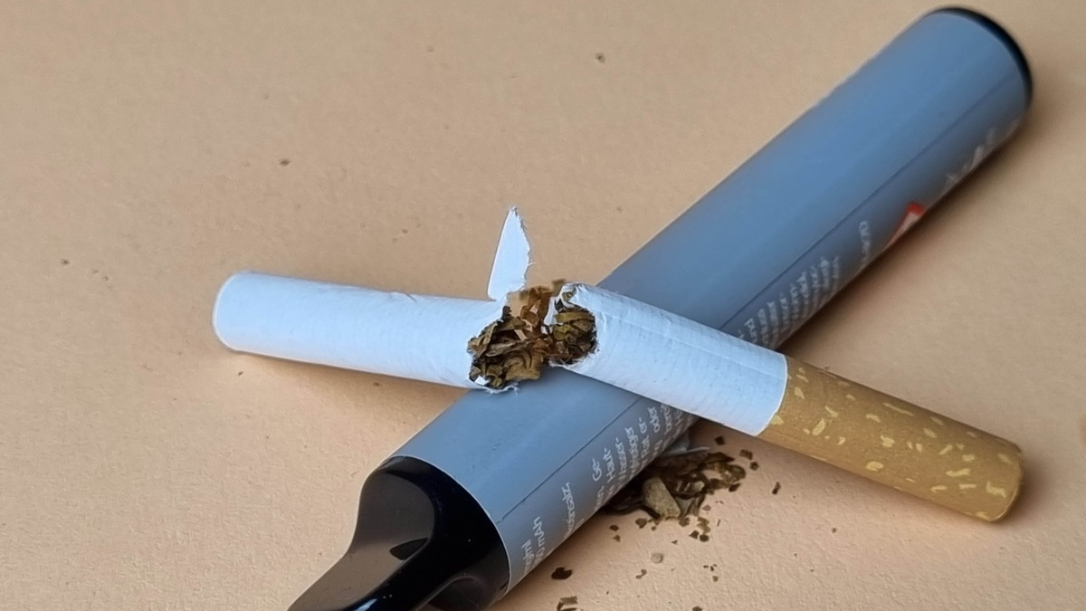 E-Zigaretten: Jugendschutz und Rauchstopp - Foto: presseportal.de