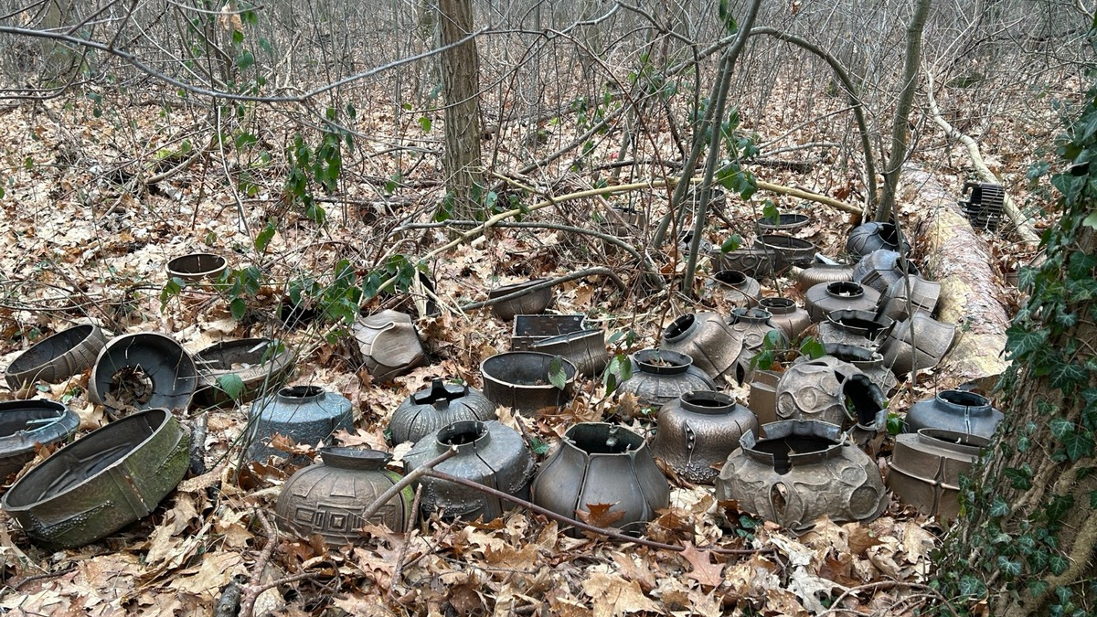 POL-PDLU: Grabschmuck entwendet - Foto: presseportal.de