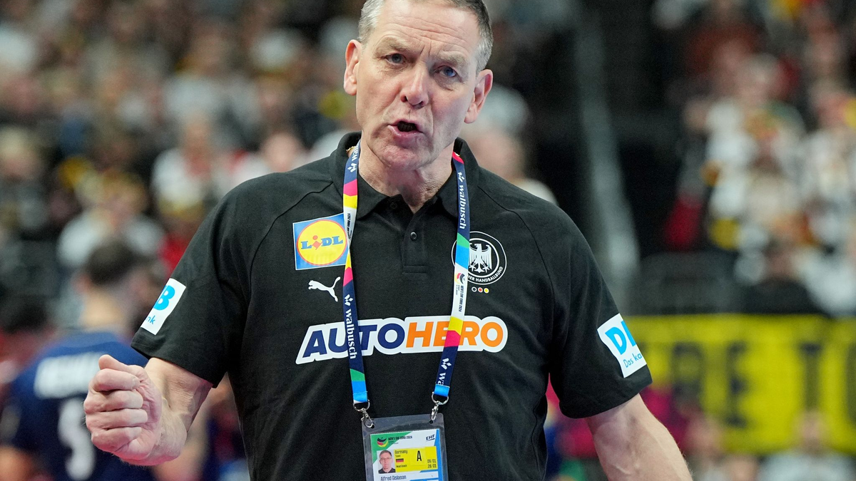 Bereitet die deutsche Mannschaft auf das brisante Duell gegen Island vor: Alfred Gislason. - Foto: Sören Stache/dpa