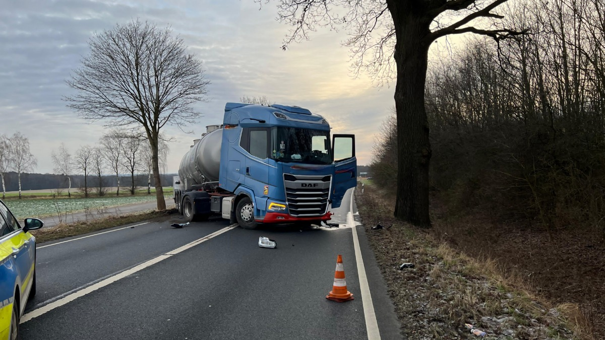 POL-NI: Drei Leichtverletzte nach Zusammenstoß mit Sattelzug / Vollsperrung der B 6 / Zeugen gesucht - Foto: presseportal.de