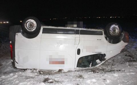 POL-DN: Transporter überschlägt sich bei Glatteis - Foto: presseportal.de