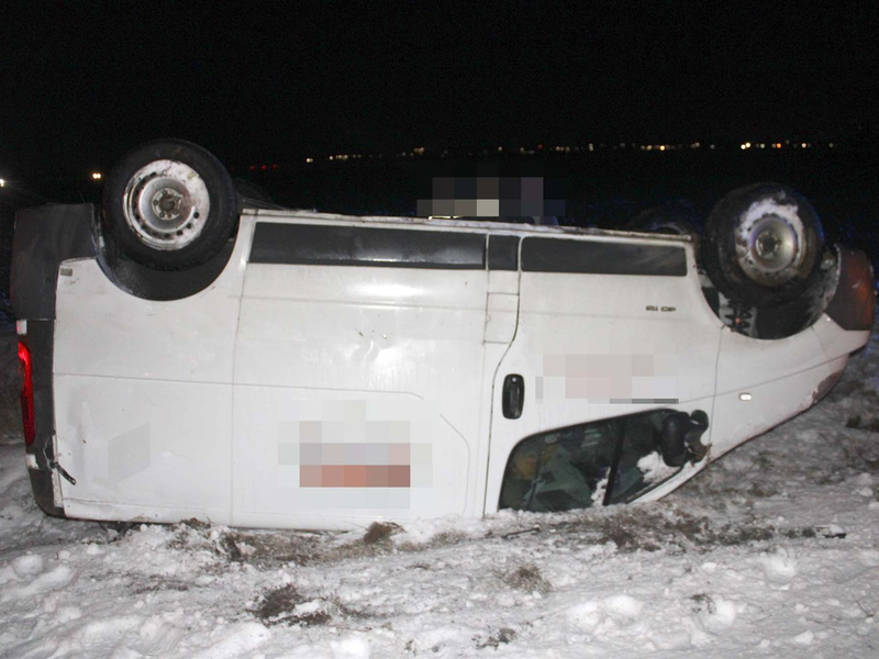POL-DN: Transporter überschlägt sich bei Glatteis - Foto: presseportal.de