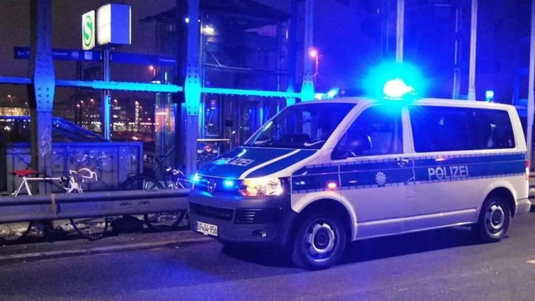 BPOL-KS: Mann mit Messer am Bahnsteig bedroht - Bild: presseportal.de