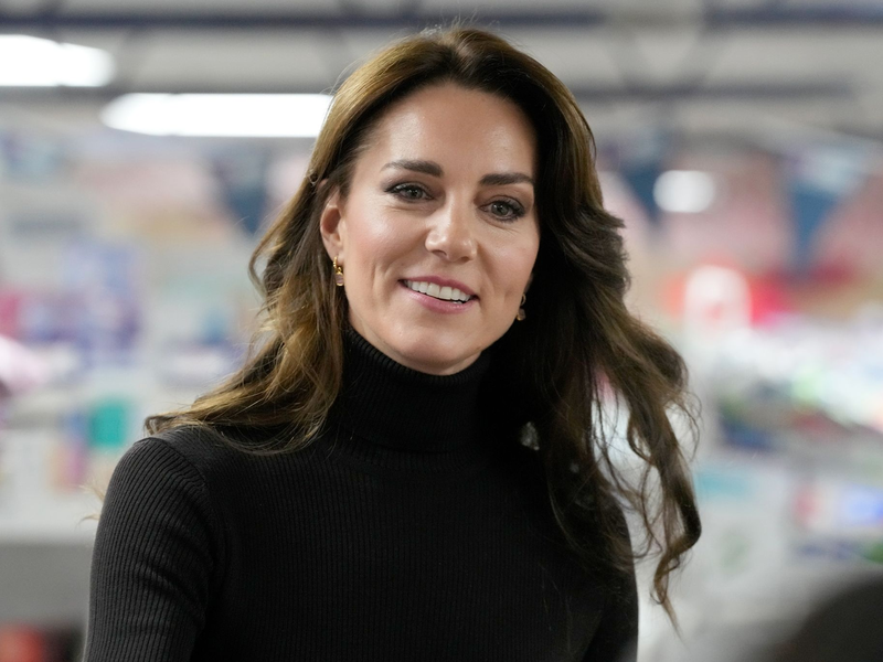 Prinzessin Kate soll nach einer OP etwa zwei Wochen im Krankenhaus bleiben. - Foto: Frank Augstein/Pool AP/dpa