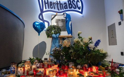 Die Hertha befindet sich nach dem unerwarteten Tod von Präsident Kay Bernstein in einer Schockstarre. - Foto: Soeren Stache/dpa
