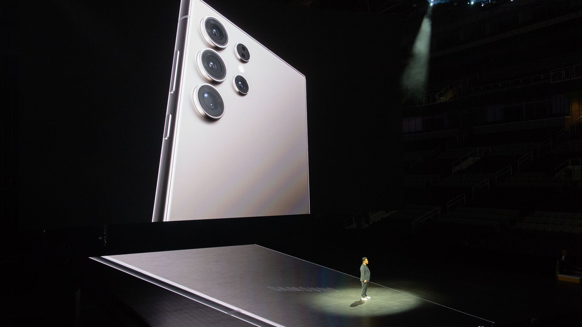 Samsungs Smartphone-Chef TM Roh stellt in San Jose die neue Top-Gerätereihe des Konzerns vor. - Foto: Andrej Sokolow/dpa