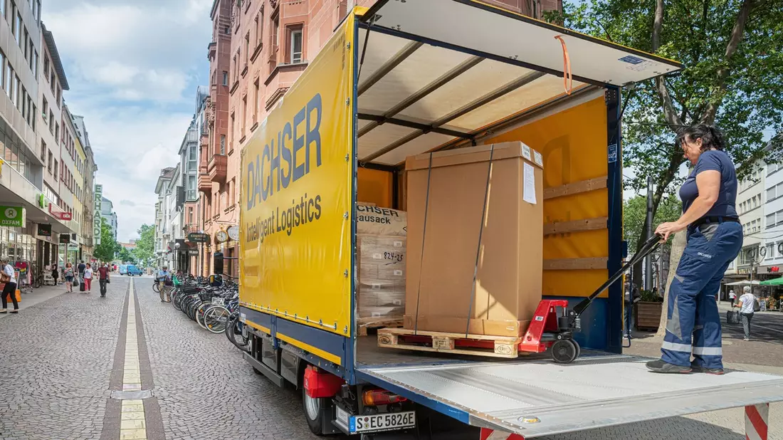 Dachser erweitert Leistungsportfolio für B2C-Lieferungen / Mit dem neuen Produkt targo on-site fix lässt sich ein fester Liefertermin bereits bei der Auftragserteilung mit dem Verkäufer vereinbaren - Bild: presseportal.de