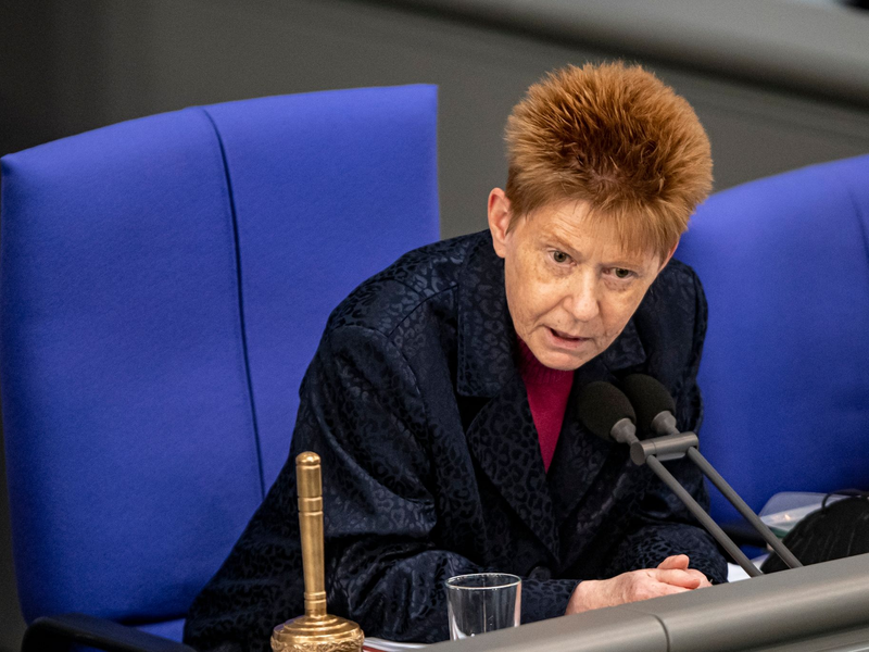 Dienstälteste Vizepräsidentin des Bundestags: Petra Pau. - Foto: Fabian Sommer/dpa