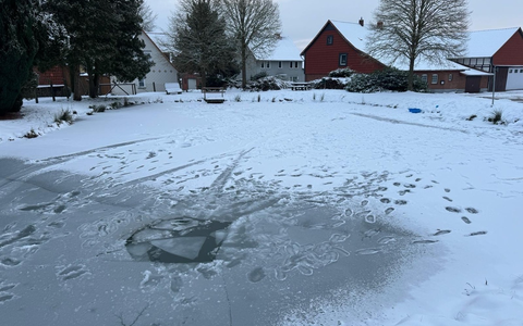 POL-GÖ: (25/2024) Fußspuren und Loch im Eis auf Teich in Gittelde - Polizei Osterode bittet um Hinweise! - Foto: presseportal.de