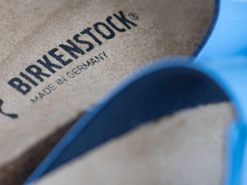 Birkenstock war Anfang Oktober an die Börse in New York gegangen. - Foto: Sebastian Gollnow/dpa