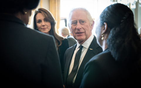 König Charles III. muss im Krankenhaus behandelt werden. Auch Prinzessin Kate fällt monatelang aus (Archivbild). - Foto: Stefan Rousseau/PA Wire/dpa