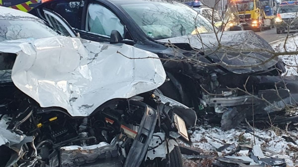 POL-LG: ++ Lüneburg - Verkehrsunfall auf Bundesstraße - Drei Personen schwerverletzt ++ Uelzen - Diebstahl von Werkzeug - Mitarbeiter aufmerksam ++ - Foto: presseportal.de