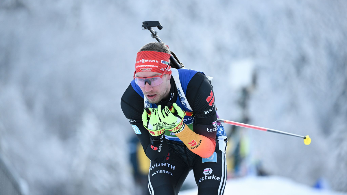 Kam beim Weltcup in Antholz auf Rang drei: Biathlet Johannes Kühn. - Foto: Sven Hoppe/dpa
