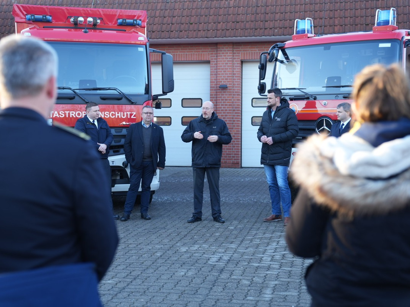 IM-MV: Innenminister übergibt zwei Fahrzeuge für den Katastrophenschutz - Foto: presseportal.de