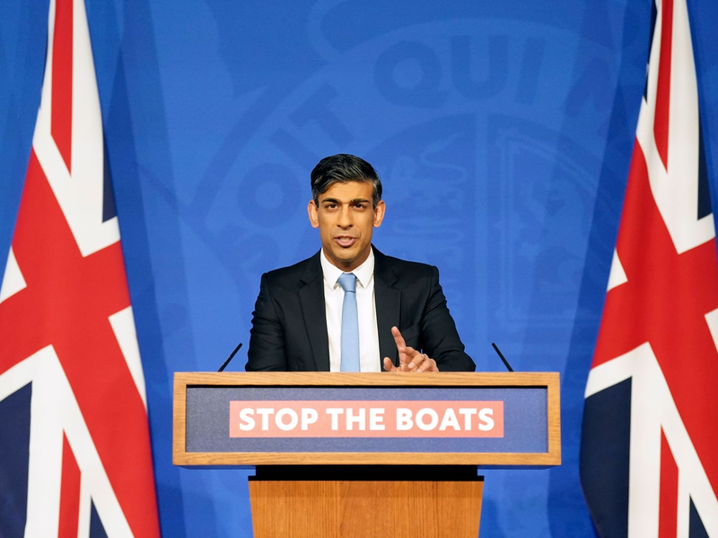 Für Premier Rishi Sunak geht es darum, im Wahljahr ein Zeichen zu setzen - aber der Erfolg seiner Pläne ist fraglich. - Foto: Stefan Rousseau/Pool PA/AP/dpa