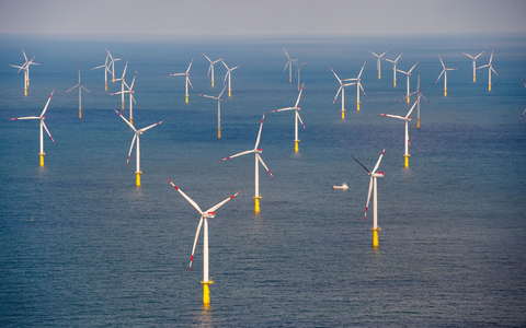 Die Windbranche freut sich über gute Ausbauzahlen. - Foto: Daniel Reinhardt/dpa