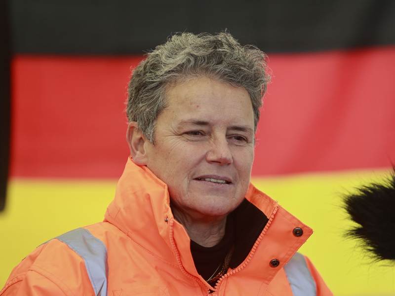 Sachsen-Anhalts Infrastrukturministerin Lydia Hüskens (FDP) erklärte, dass 30 Millionen Euro in die Forschungsanlage des Deutschen Zentrums für Luft- und Raumfahrt fließen können. - Foto: Matthias Bein/dpa