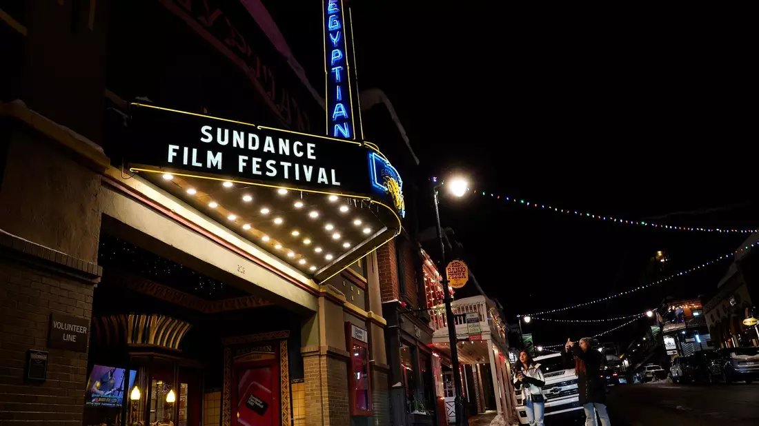 Über 80 Spielfilme aus 24 Ländern stehen beim Sundance-Filmfestival auf dem Programm. - Bild: Chris Pizzello/Invision/AP/dpa