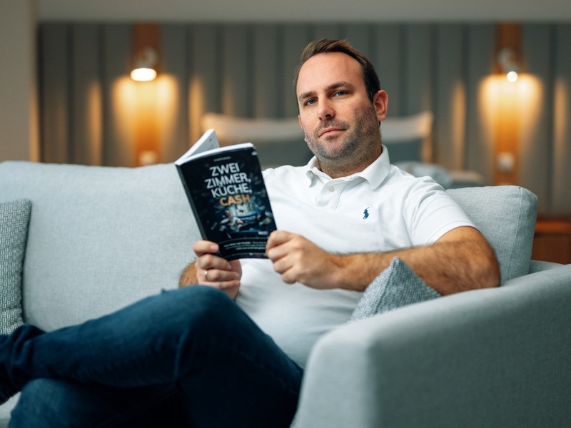Hendrik Kuhlmann bringt seine Expertise zu Papier: Neues Buch Zwei Zimmer, Küche, Cash ab sofort erhältlich - Foto: presseportal.de