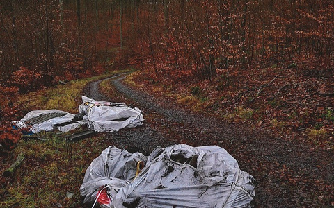 POL-LDK: Illegaler Müll im Blasbacher Wald entsorgt - Foto: presseportal.de