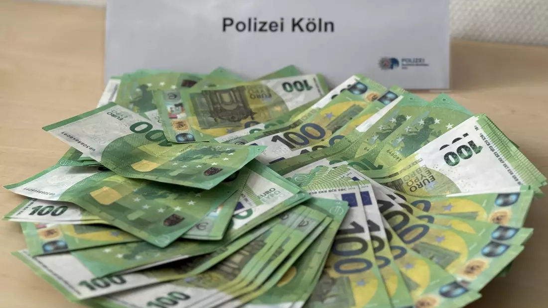 POL-K: 240119-1-K Gewissenhafte Kassiererin erkennt mutmaßliches Falschgeld - Festnahme - Bild: presseportal.de