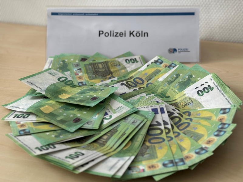 POL-K: 240119-1-K Gewissenhafte Kassiererin erkennt mutmaßliches Falschgeld - Festnahme - Foto: presseportal.de