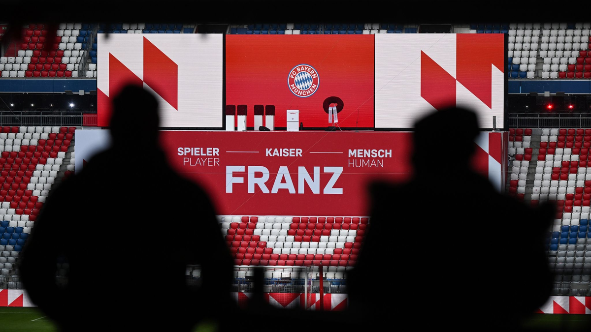 Die Gedenkfeier des FC Bayern München für Franz Beckenbauer wird in der Allianz Arena abgehalten. - Foto: Sven Hoppe/dpa
