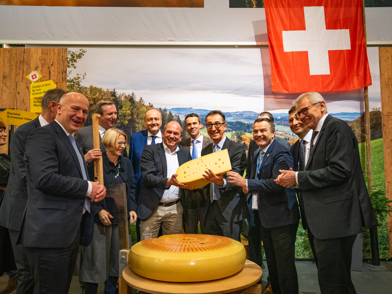 Hoher Besuch am Schweizer Stand - Foto: AMS Agro-Marketing Suisse über pressetext.de