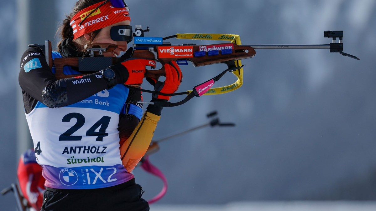 Verpasste beim Weltcup-Einzel von Antholz knapp das Podest: Vanessa Voigt. - Foto: Alessandro Trovati/AP/dpa