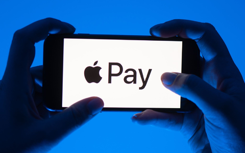 Apple macht im Streit um Apple Pay Zusagen. (Illustration) - Foto: Sebastian Kahnert/dpa