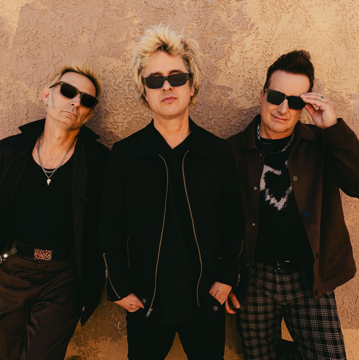«Saviors» heißt das neue Album von Green Day. - Foto: Alice Baxley/Warner Music/dpa