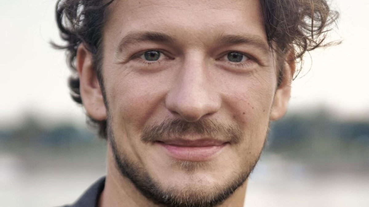 STEFAN GORSKI als Bester Schauspieler für EIN GANZES LEBEN ausgezeichnet! / Bayerischer Filmpreis für Stefan Gorskis herausragende Schauspielleistung in der TOBIS Koproduktion EIN GANZES LEBEN. - Foto: presseportal.de