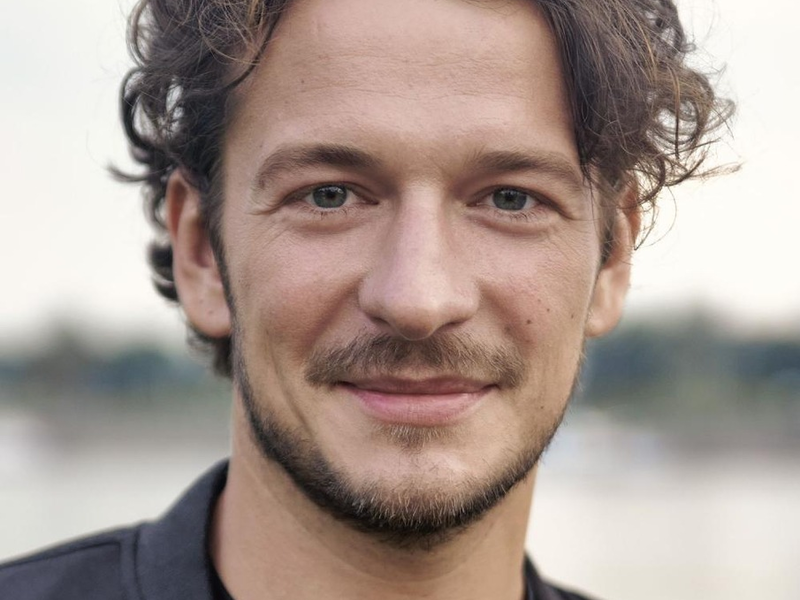 STEFAN GORSKI als Bester Schauspieler für EIN GANZES LEBEN ausgezeichnet! / Bayerischer Filmpreis für Stefan Gorskis herausragende Schauspielleistung in der TOBIS Koproduktion EIN GANZES LEBEN. - Foto: presseportal.de