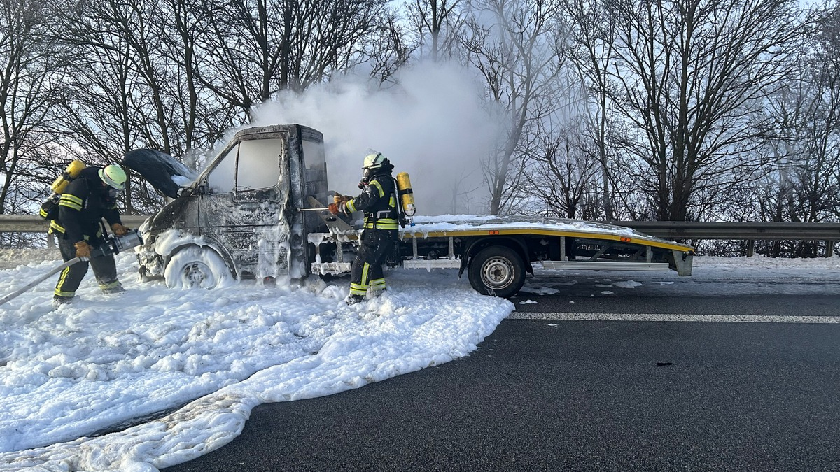 POL-VDKO: Fahrzeug-Brand auf der A48 - Vollsperrung der Richtungsfahrbahn Trier - Foto: presseportal.de