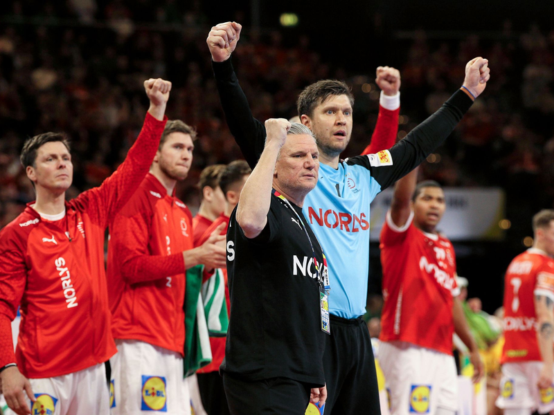 Die Dänen bleiben bei der EM ohne Punktverlust. - Foto: Claus Bergmann/dpa