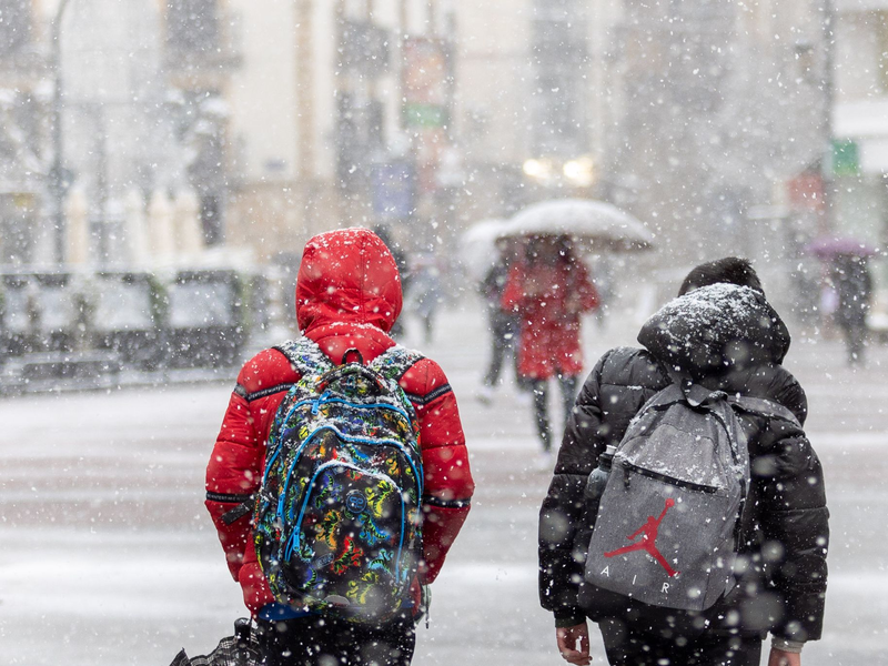 Der Durchzug des Sturmtiefs Juan hat in Spanien starken Schneefall mit sich gebracht. - Foto: C. Serrano/EUROPA PRESS/dpa