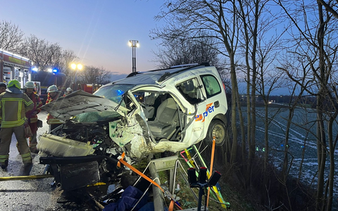 FW Minden: Verkehrsunfall B482, mehrere beteiligte Fahrzeuge, 2 Schwerverletzte - Foto: presseportal.de
