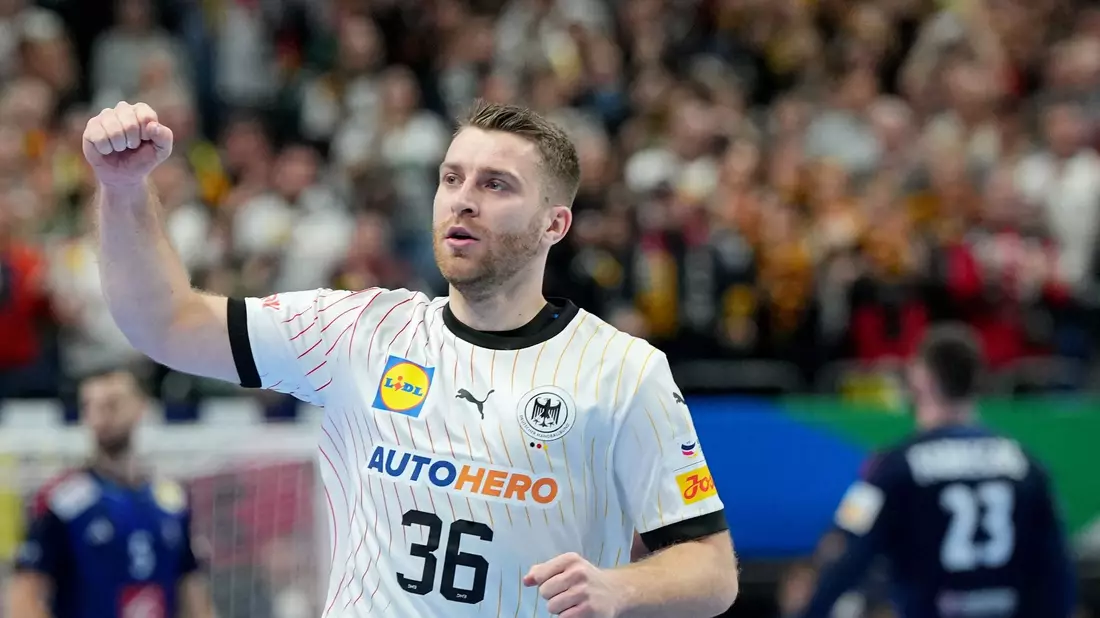 Freut sich auf das Duell mit Österreich: Lukas Mertens. - Bild: Sören Stache/dpa