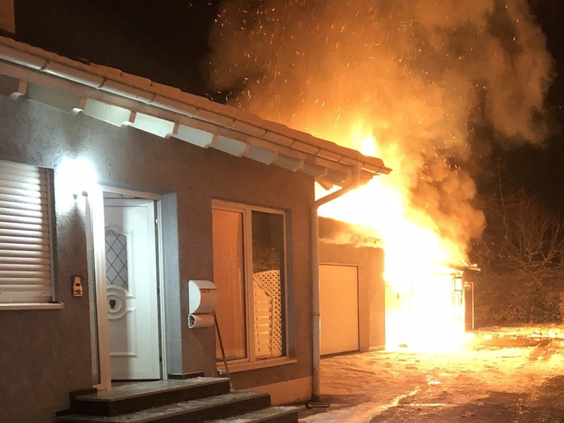 POL-PDKL: Brand eines Carports - Foto: presseportal.de