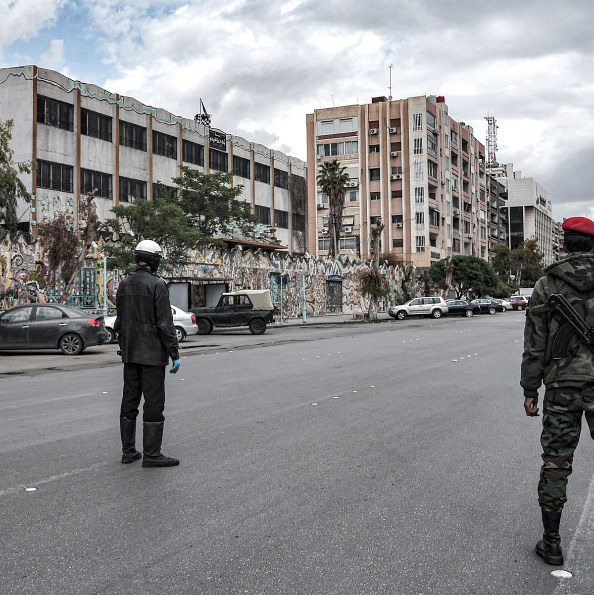 Sicherheitsbeamte auf einer Straße in Damaskus. (Symbolbild) - Foto: -/SANA/dpa