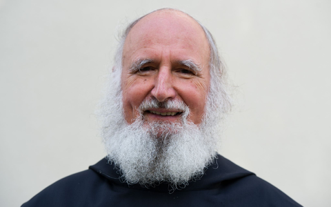 «Viele Menschen haben Angst, etwas zu verlieren. Die Unsicherheit ist sehr groß», sagt Pater Anselm Grün. - Foto: Inga Kjer/dpa