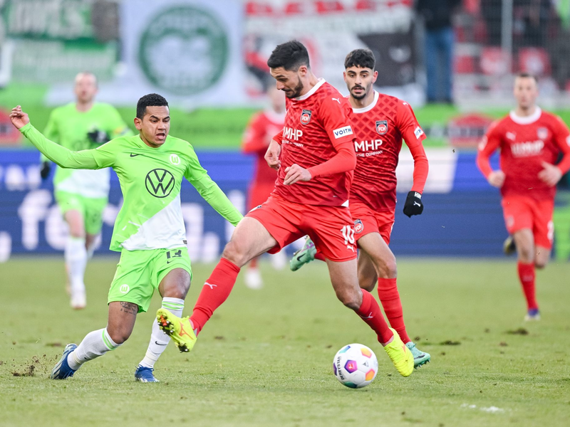 Traf per Freistoß für Heidenheim: Offensvimann Leonardo Scienza. - Foto: Harry Langer/dpa