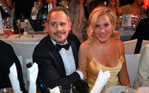 Moritz Bleibtreu und seine Frau Saskia de Tschaschell beim Deutschen Filmball in München. - Foto: Felix Hörhager/dpa