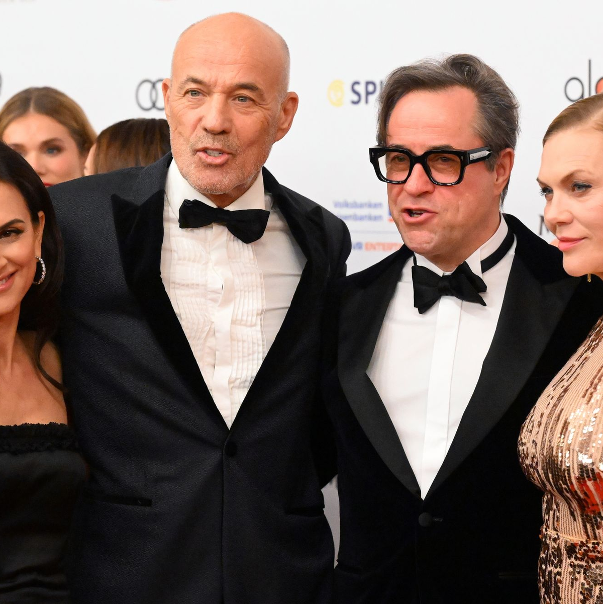 Heiner Lauterbach (2.v.l) und seine Frau Viktoria Lauterbach sowie Jan Josef Liefers und Anna Loos in München. - Foto: Felix Hörhager/dpa