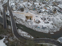 Die Ruine eines bei der Flutkatastrophe im Sommer 2021 zerstörten Hauses in Mayschoß. - Foto: Boris Roessler/dpa
