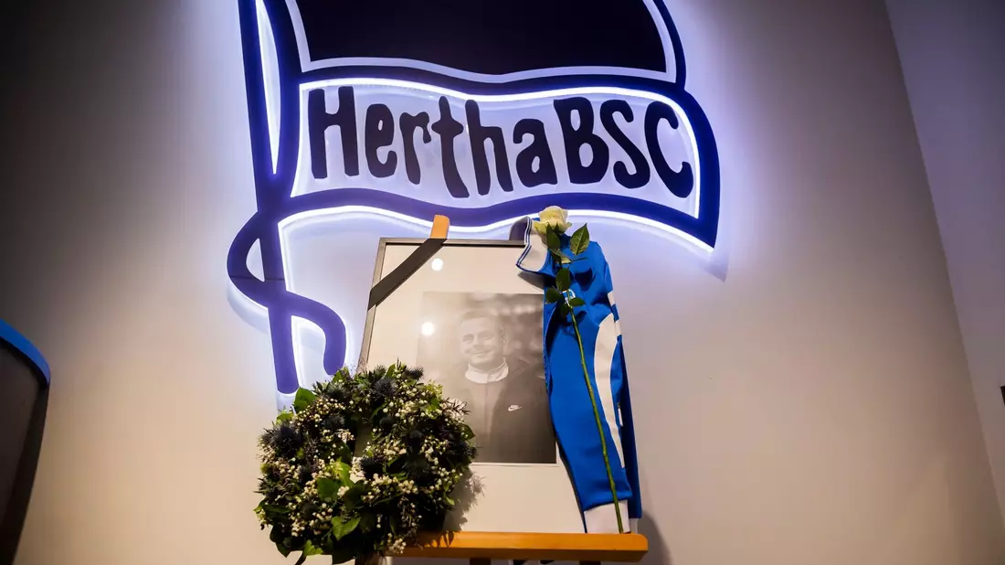 Hertha-Präsident Kay Bernstein war im Alter von 43 Jahren überraschend gestorben. - Bild: Christoph Soeder/dpa